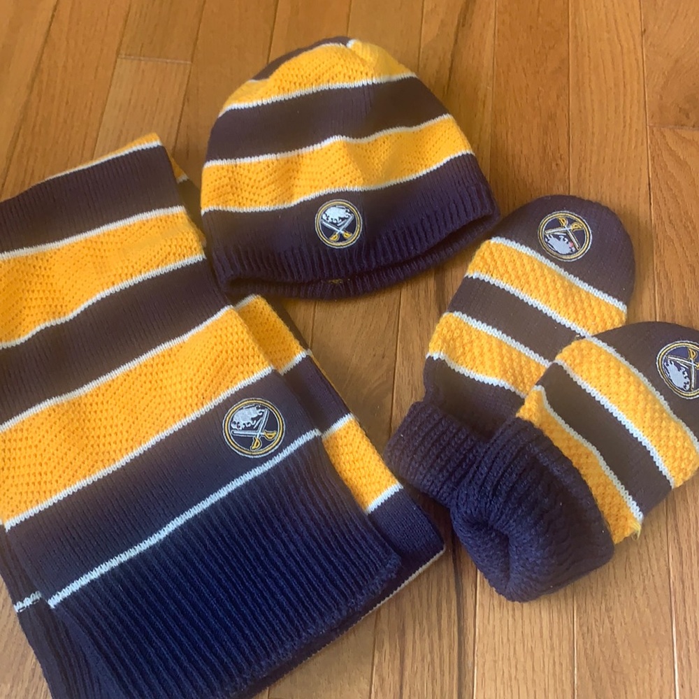 Buffalo Sabres Knit Winter Lot